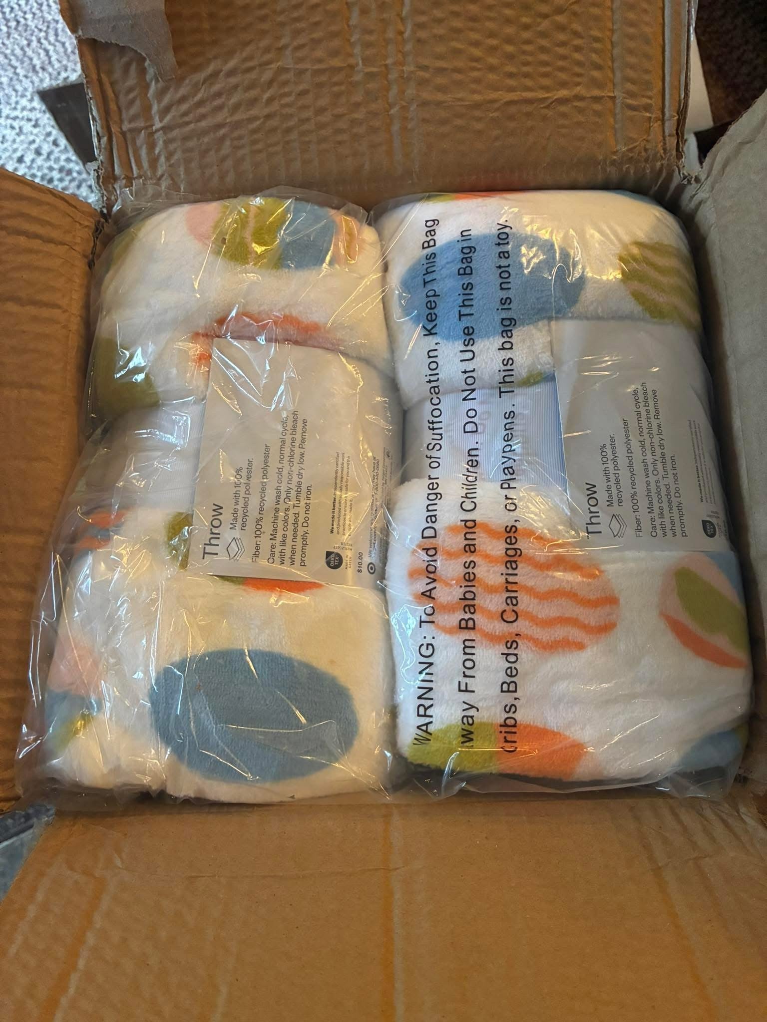 Eggs Plush Throw White - Room Essentials (2)